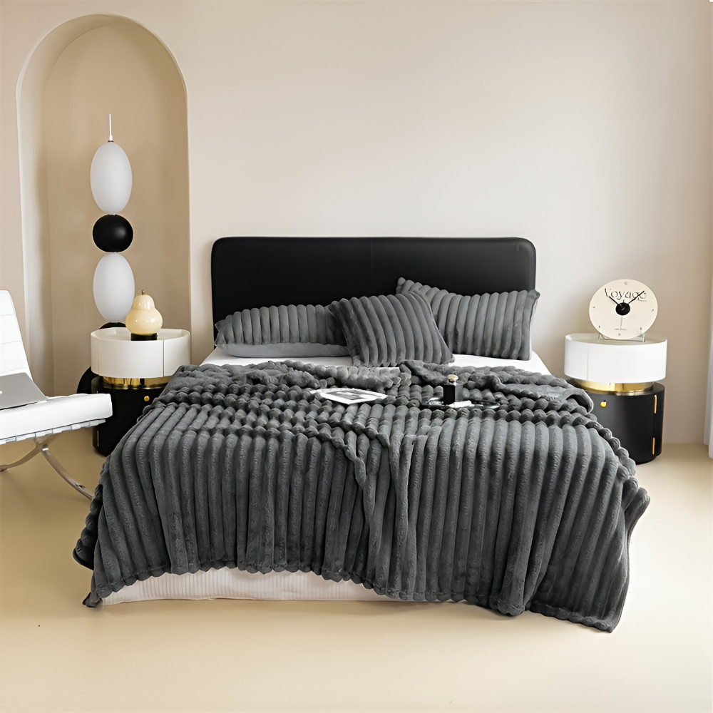 Ultra-weiche Fleece Kusheldecke mit Elastischen Streifen - Vielseitige Decke für Wohnzimmer, Schlafzimmer und Reisen